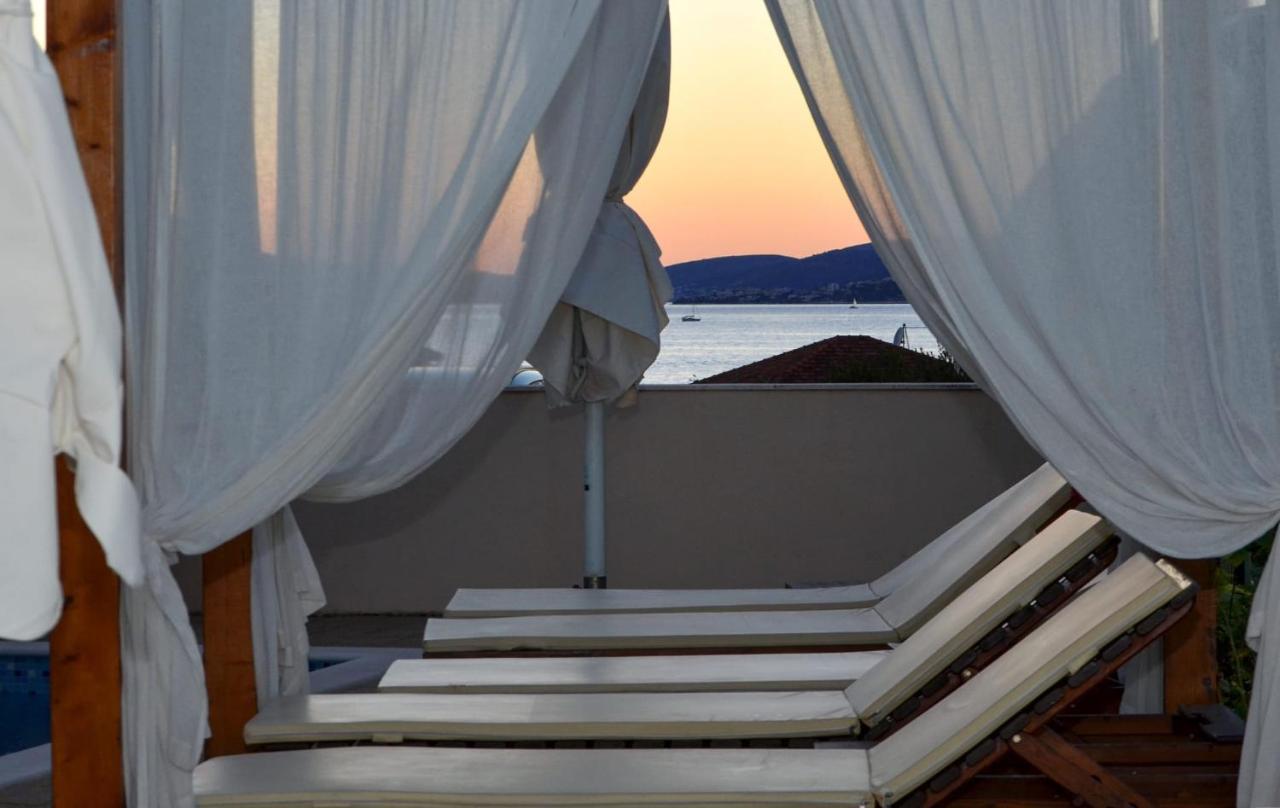Apartments Santo Trogir - Okrug Gornji Exterior photo