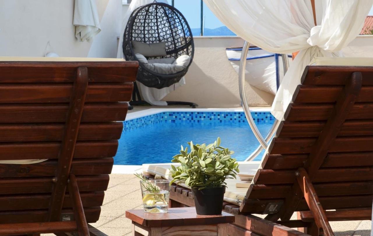 Apartments Santo Trogir - Okrug Gornji Exterior photo